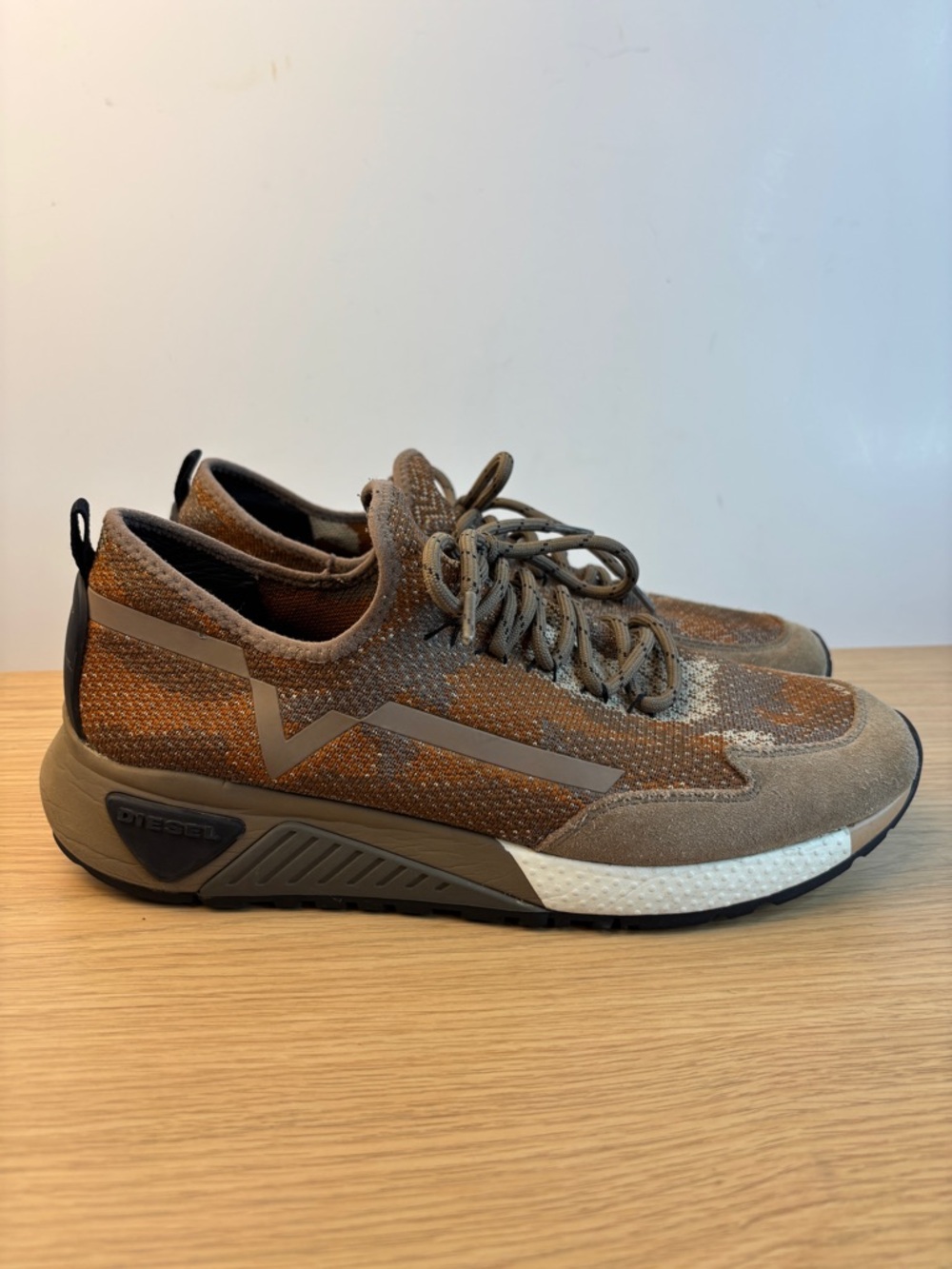 Diesel S-KBY‎ Tan Knit/Suede W/Orange Accents Men’s 10.5